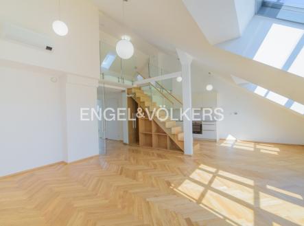 Pronájem bytu, 3+kk, 128 m²