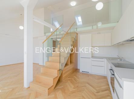 Pronájem bytu, 3+kk, 128 m²