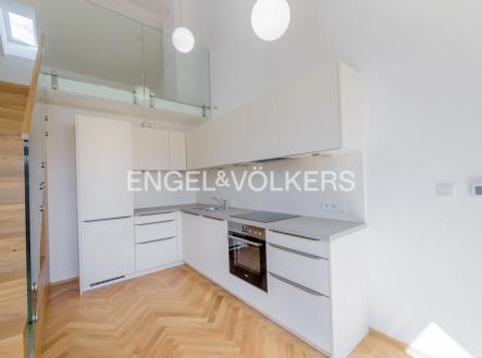 Pronájem bytu, 3+kk, 128 m²