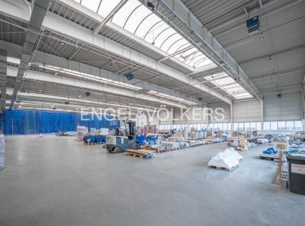 Pronájem komerčního objektu, sklad, 4 000 m²