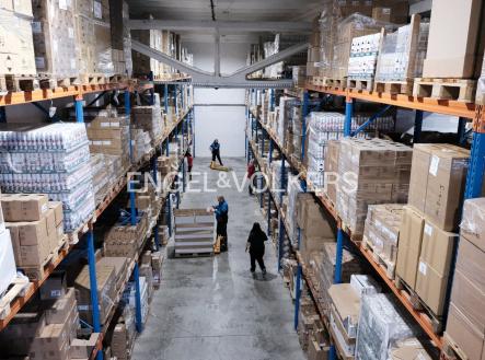 Pronájem komerčního objektu, sklad, 2 500 m²