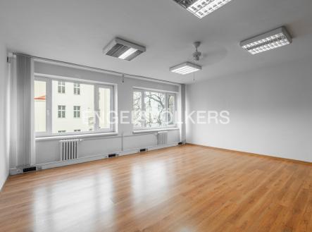 Pronájem kanceláře, 30 m²