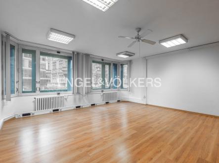 Pronájem kanceláře, 30 m²