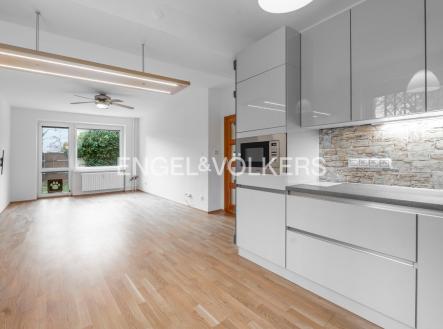 Pronájem bytu, 3+kk, 64 m²