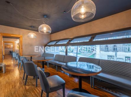 Pronájem - restaurace, 213 m²