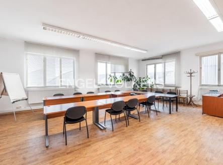 Pronájem komerčního objektu, sklad, 13 240 m²