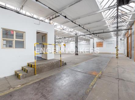 Pronájem komerčního objektu, sklad, 1 195 m²