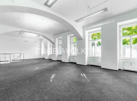 Pronájem kanceláře, 343 m²