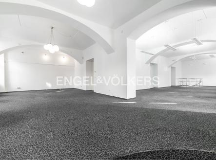 Pronájem kanceláře, 343 m²