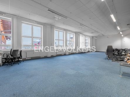 Pronájem kanceláře, 985 m²