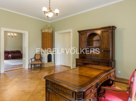 Pronájem domu/vily, 827 m²