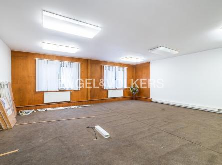 Pronájem kanceláře, 719 m²