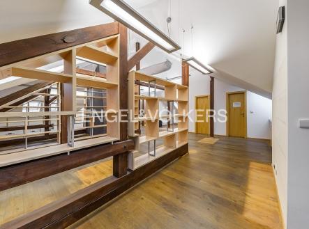 Pronájem kanceláře, 156 m²