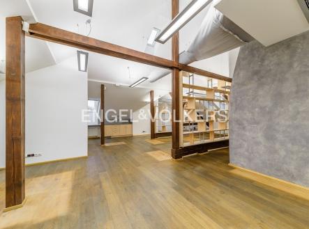 Pronájem kanceláře, 156 m²