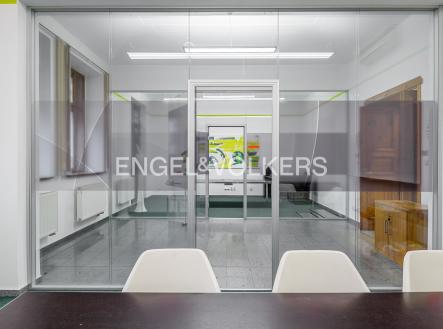 Pronájem - obchodní prostor, 114 m²