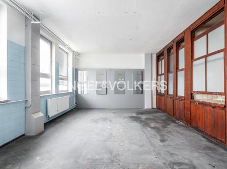 Pronájem komerčního objektu, sklad, 3 100 m²