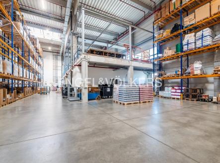 Pronájem komerčního objektu, sklad, 2 000 m²