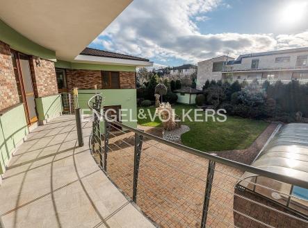 Pronájem - dům/vila, 410 m²