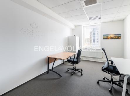 Pronájem kanceláře, 197 m²