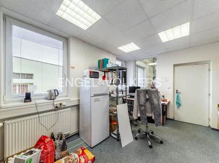 Pronájem kanceláře, 80 m²
