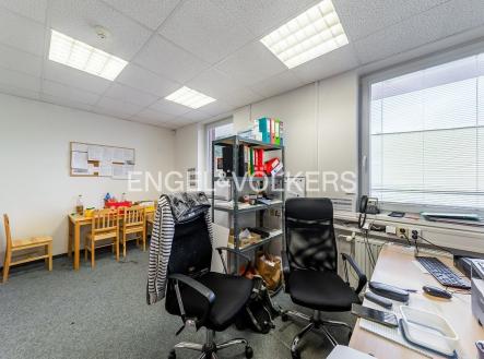 Pronájem kanceláře, 80 m²