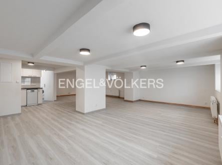 Pronájem bytu, 1+kk, 64 m²