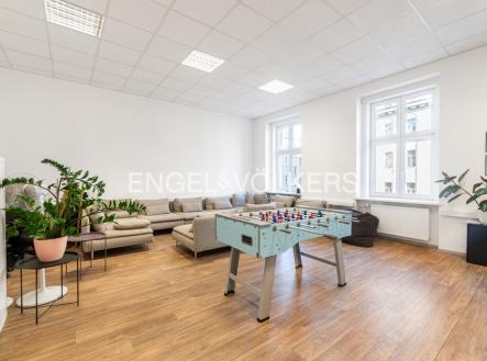 Pronájem kanceláře, 278 m²