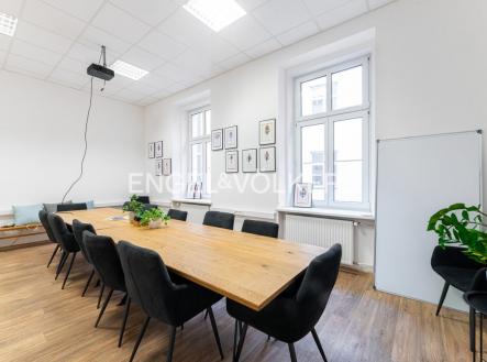 Pronájem kanceláře, 278 m²