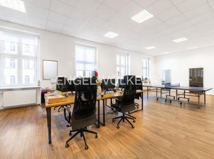 Pronájem kanceláře, 278 m²