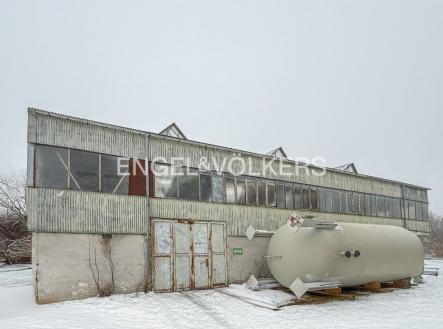 Pronájem komerčního objektu, sklad, 702 m²