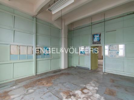 Pronájem komerčního objektu, sklad, 607 m²