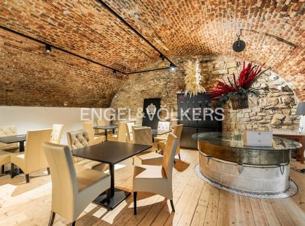 Pronájem restaurace, 365 m²