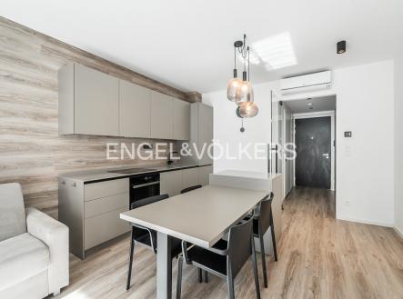 Pronájem bytu, 1+kk, 35 m²