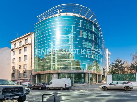 Pronájem kanceláře, 678 m²