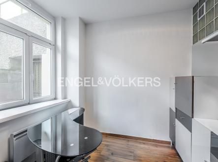 Pronájem - kanceláře, 44 m²