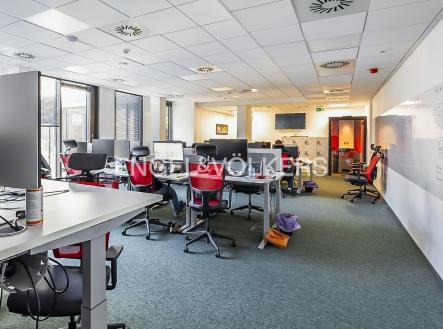 Pronájem kanceláře, 289 m²