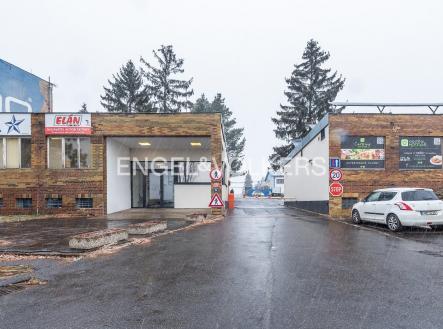 Pronájem komerčního objektu, sklad, 1 070 m²