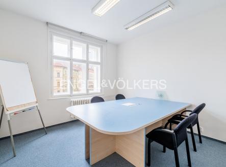 Pronájem - kanceláře, 121 m²