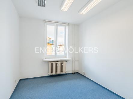 Pronájem - kanceláře, 121 m²