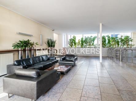 Pronájem kanceláře, 508 m²