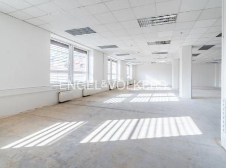 Pronájem kanceláře, 508 m²