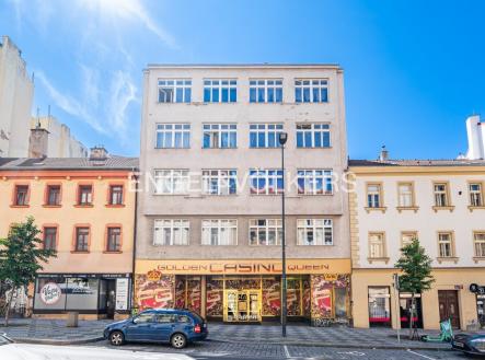 Pronájem - obchodní prostor, 561 m²
