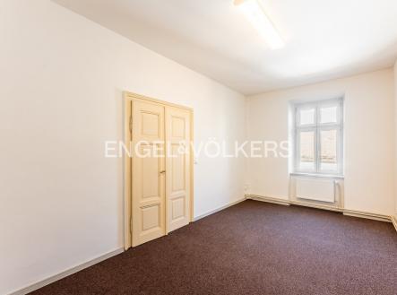 Pronájem kanceláře, 64 m²