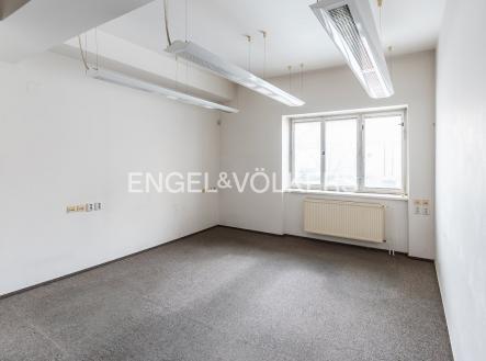 Pronájem - komerční objekt, sklad, 1 767 m²