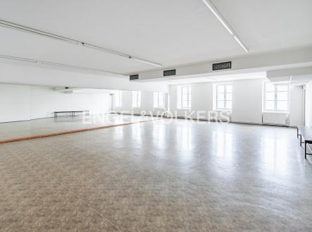 Pronájem - komerční objekt, sklad, 1 767 m²