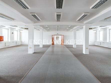 Pronájem - komerční objekt, sklad, 4 385 m²