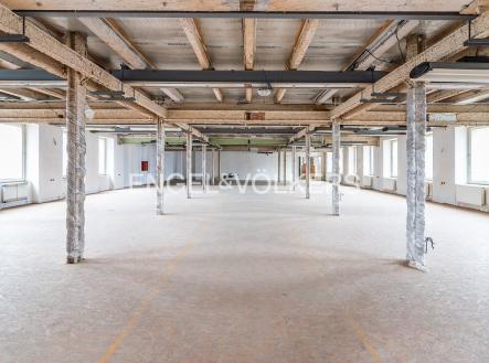 Pronájem komerčního objektu, sklad, 4 385 m²