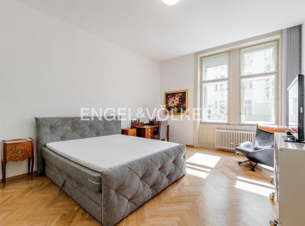 Pronájem bytu, 3+1, 130 m²