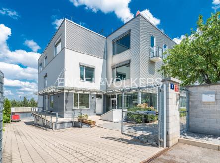 Pronájem - kanceláře, 56 m²