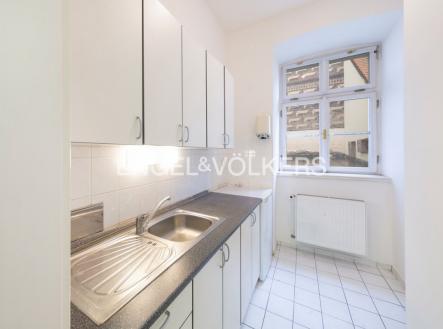 Pronájem kanceláře, 155 m²